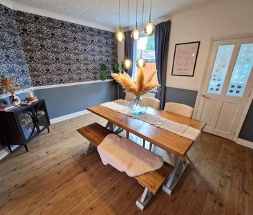 3 bedroom end of terrace house to rent - Photo 1