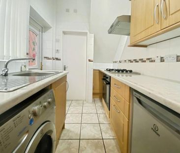 2 bedroom ground floor flat to rent - Photo 3