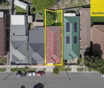 STYLISH BRICK HOME WITH SPACE, COMFORT & LOCATION - Photo 6