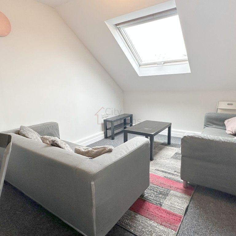 3 Bedroom Apartment - Photo 1