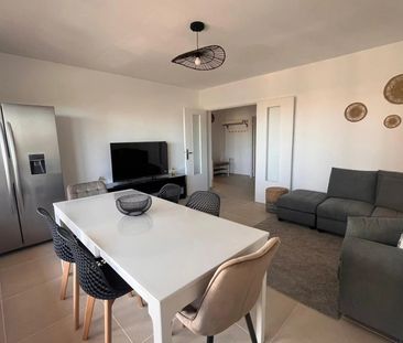 Location Appartement 5 pièces 92m² TOULON 83000 - Photo 2