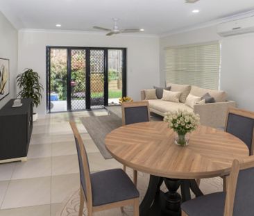 SPACIOUS FAMILY HOME IN SOUGHT AFTER LOCATION! - Photo 3