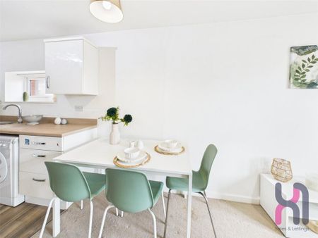 2 bedroom flat to rent - Photo 5