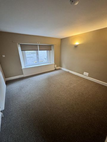 3 bedroom flat to rent - Photo 5