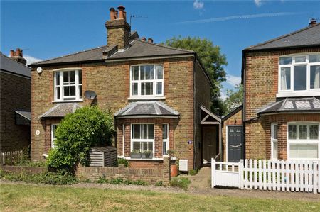 Beautifully presented two bedroom cottage on Weston Green. - Photo 5