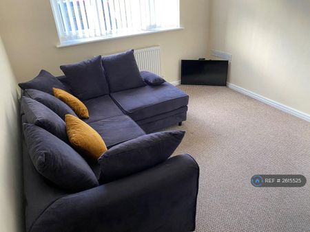 3 bedroom detached house to rent - Photo 3