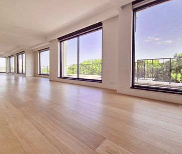 LUXURY PENTHOUSE: Panoramic view, 4 bedrooms/4 bathrooms - Photo 3
