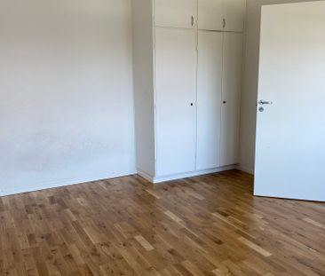 Östra Järnvägsgatan 14 B - Photo 4