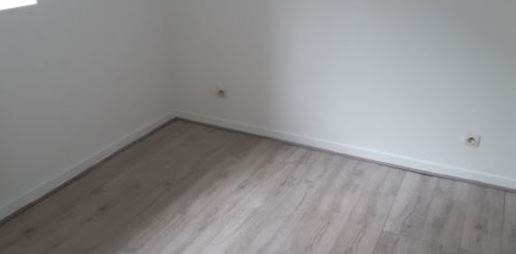 Location Appartement 3 pièces 45m² FIRMINY 42700 - Photo 2