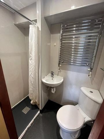 6 bedroom terraced house to rent - Photo 3