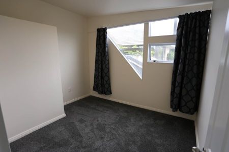 6 BEDROOM STUDENT ACCOMIDATION - Photo 2