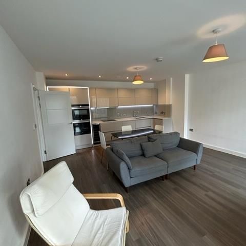 3 Bed Flat, Olympic Park Avenue, E20 - Photo 1