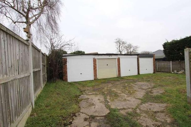 Clarence Road, Benfleet, SS7 - Photo 1