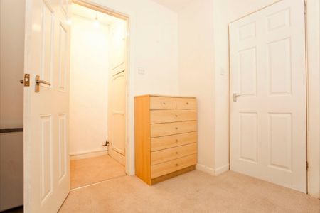 Newly refurbished 1 Bed Westbourne - Photo 5