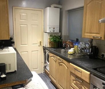 1 bedroom in a house share to rent - Photo 1