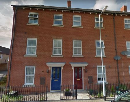 3 bedroom semi-detached house to rent - Photo 4