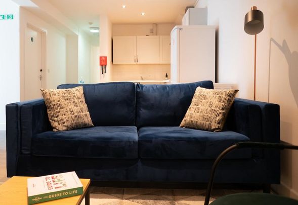 1 bedroom in a house share to rent - Photo 1