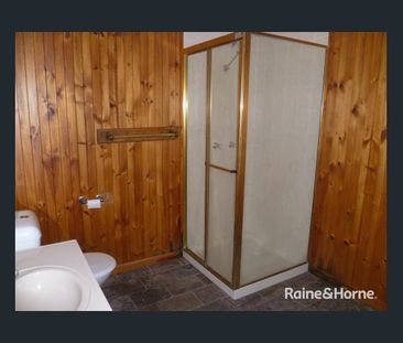 TWO BEDROOM HOME IN QUIET & CENTRAL LOCATION - Photo 4