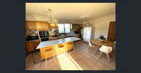 Dream Family Home! - Photo 5