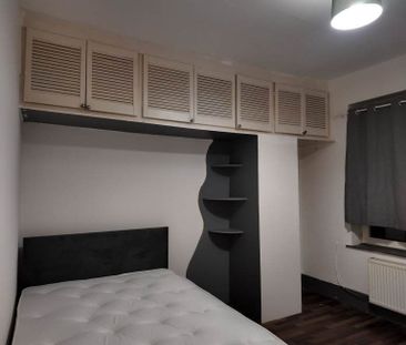 Room in a Shared House, Gloucester Road, CR0 - Photo 3