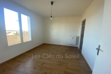 Location appartement 3 pièces 56 m² Hyères - Photo 3