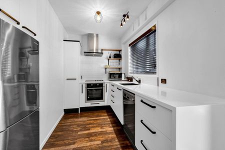 Fully Furnished in central location - Photo 4