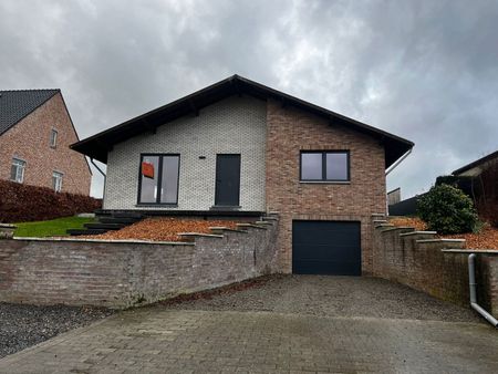 Volledig gerenoveerde woning in een rustige omgeving te Geel. - Photo 2