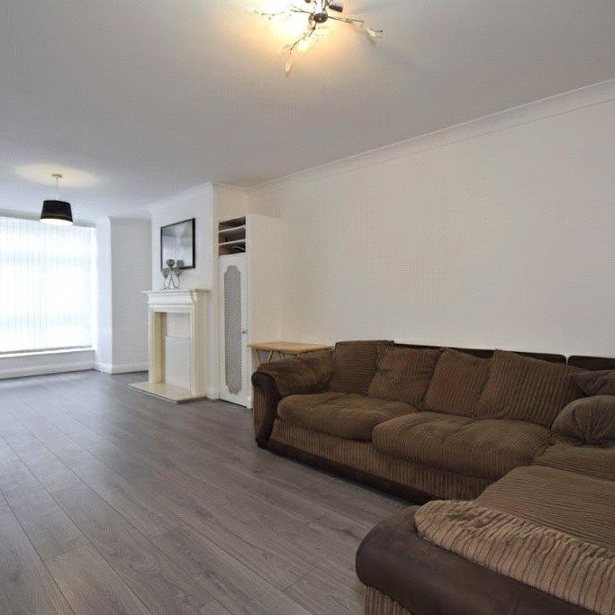 3 bedroom end of terrace house to rent - Photo 1