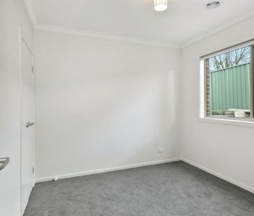 3 BEDROOM TOWNHOUSE WITH MODERN APPLIANCES - Photo 4