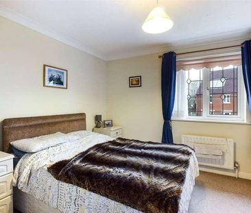 Marketing Card, Horseshoe Crescent, Burghfield Common, Reading, RG7 - Photo 1