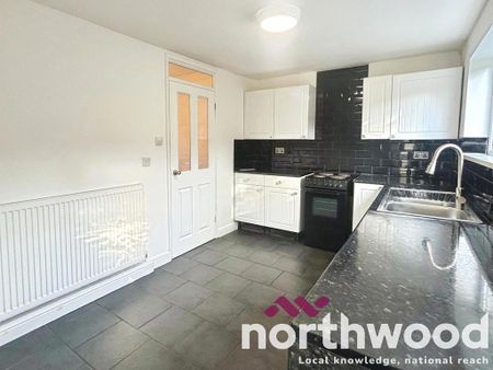 3 bedroom terraced house to rent - Photo 5