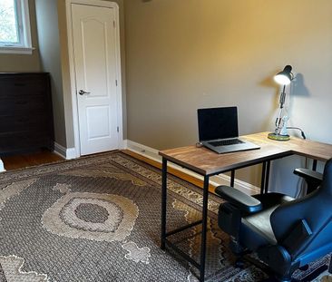 For Lease - 664 Gorham Street Unit# Main, Newmarket, Ontario - Photo 2