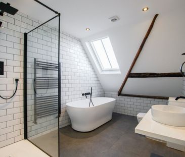 A fantastic opportunity has arisen to rent this sophisticated three... - Photo 3