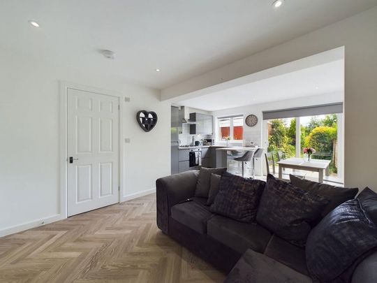 3 bedroom semi-detached house to rent - Photo 1