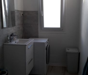 A LOUER APPARTEMENT - RESIDENCE BONAPARTRE II - T2 - LAVAL - Photo 5