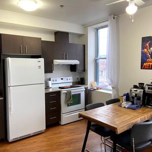 Grand 4½ — 49 Rue King Ouest, App. 310 - Photo 2