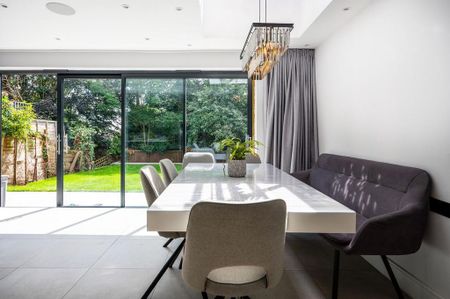 4 bedroom detached house to rent - Photo 4