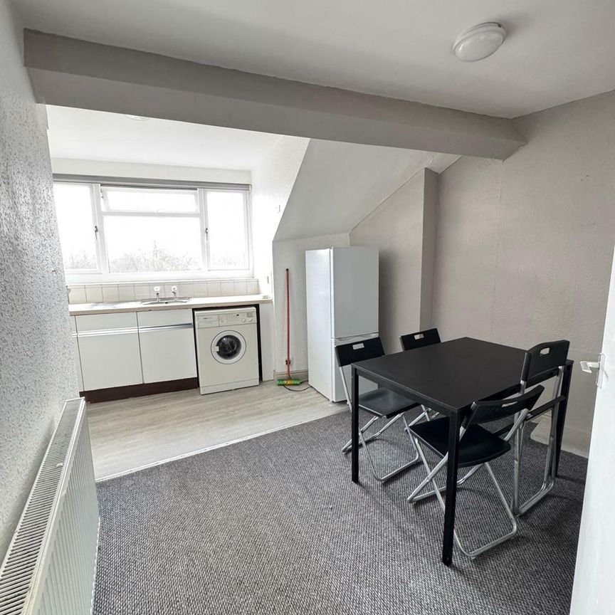 F8 9A THE CRESCENT - Photo 1