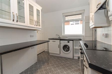 2 Bedroom Flat - Photo 2