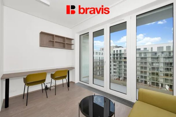 Pronájem zařízeného ateliéru 1+kk, Palác Trnitá, balkon, sklep, garážové stání - Fotografie 1