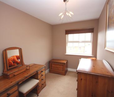 4 bedroom Terraced House to let - Photo 3