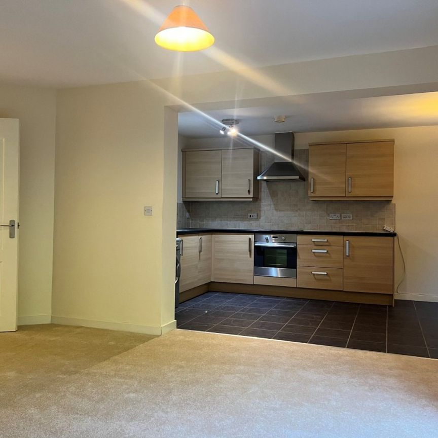 The Crossings, Newark, Nottinghamshire, NG24 - Photo 1