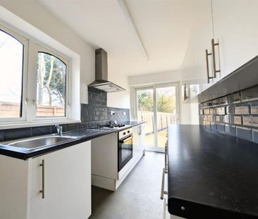 2 bedroom end of terrace house to rent - Photo 6