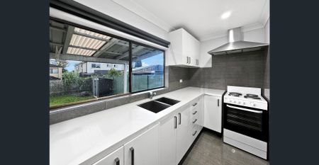 Fully Secure 2 Bedroom Home - Photo 2