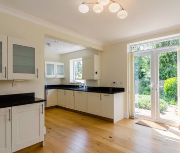 3 bedroom semi-detached house to rent - Photo 6