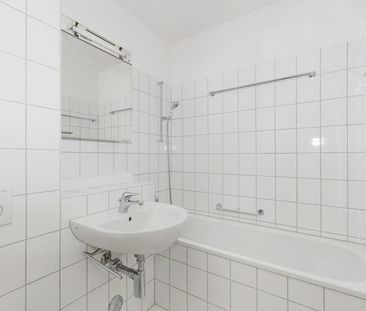 Grosszügige Wohnung in ruhiger Liegenschaft befristet bis 31.03.2028! - Photo 6