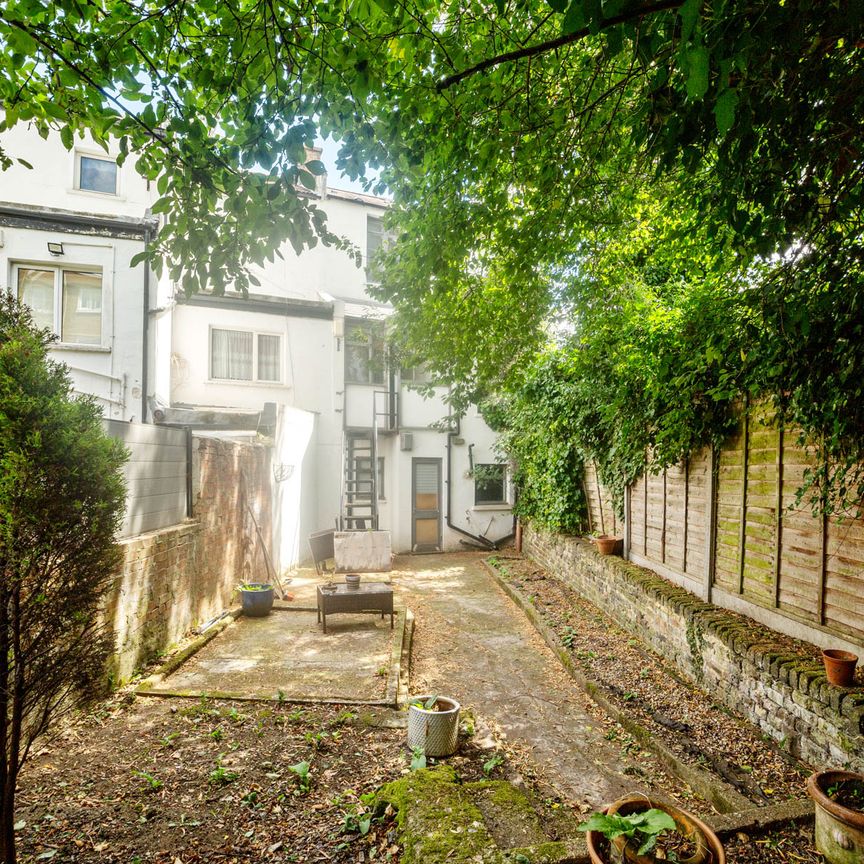 🏡 Modern Flat with Balcony in London Fields 🏡 Room 2 - Photo 1