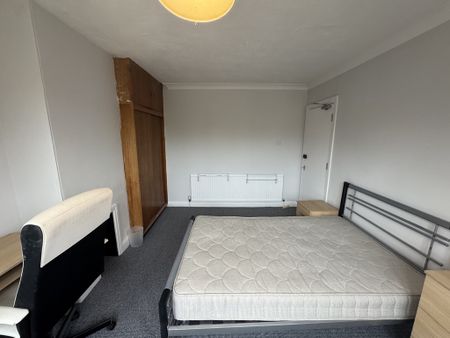 Arnside Place, Heslington Road - P1886 - Photo 4