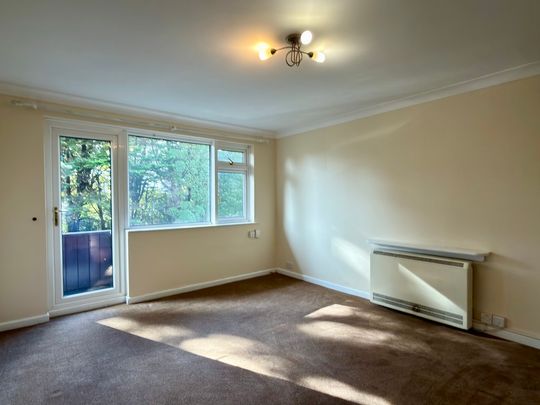 Redhill Drive, Bournemouth - Photo 1