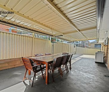 Spacious 3-Bedroom Unit - Photo 1